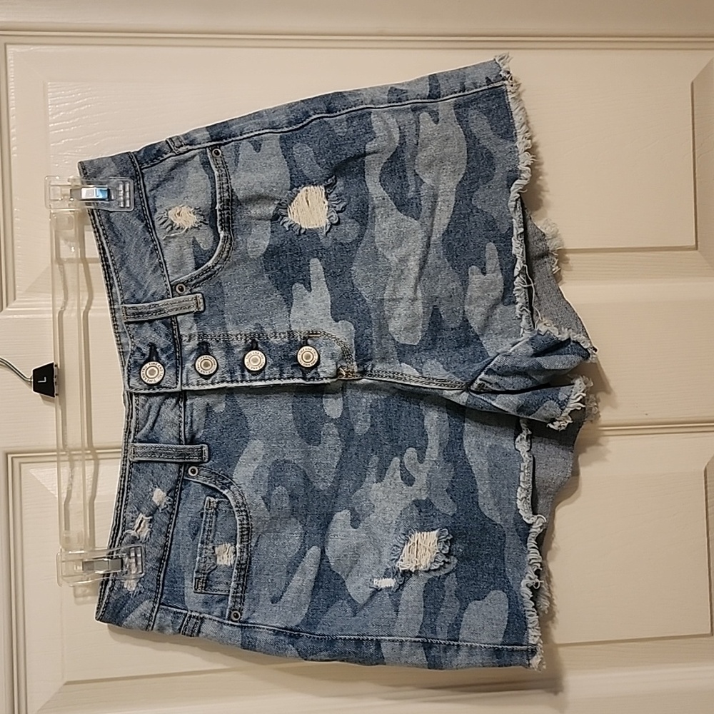 Time and Tru Shorts
